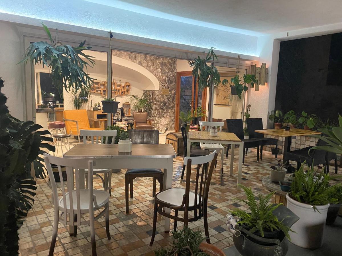 איסקיה Black Market Hotel מראה חיצוני תמונה