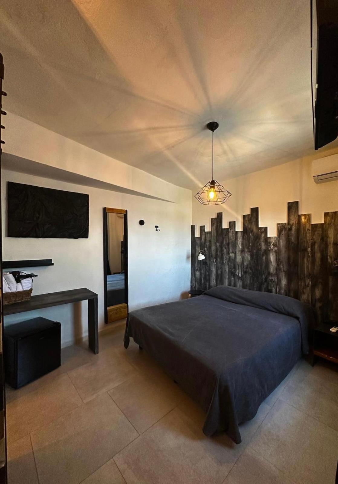 איסקיה Black Market Hotel מראה חיצוני תמונה