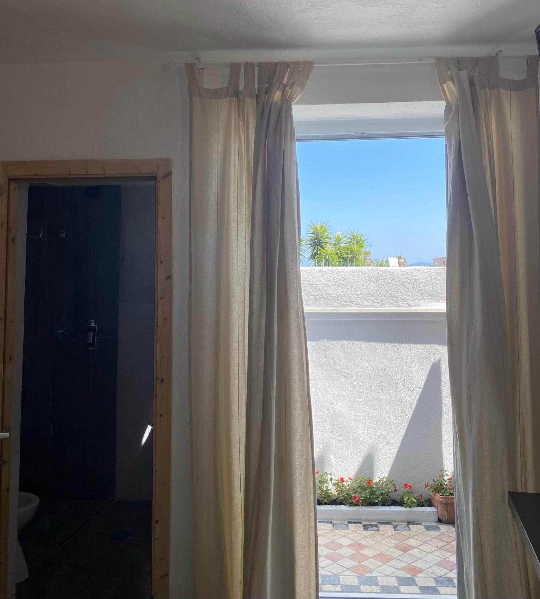 איסקיה Black Market Hotel מראה חיצוני תמונה